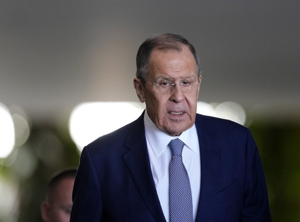 Sergej Lavrov razgovarao sa kineskim kolegom Ćin Gangom o mirnom rešavanju ukrajinske krize