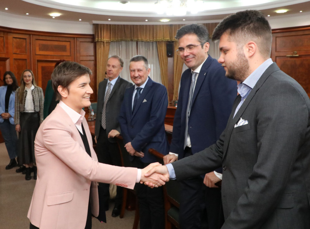 Brnabić čestitala studentima Pravnog fakulteta osvojeno drugo mesto na takmičenju u Beču