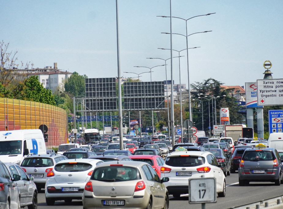 AMSS: Očekuje se pojačan saobraćaj, teretna vozila na graničnom prelazu Sremska Rača čekaju 60 minuta