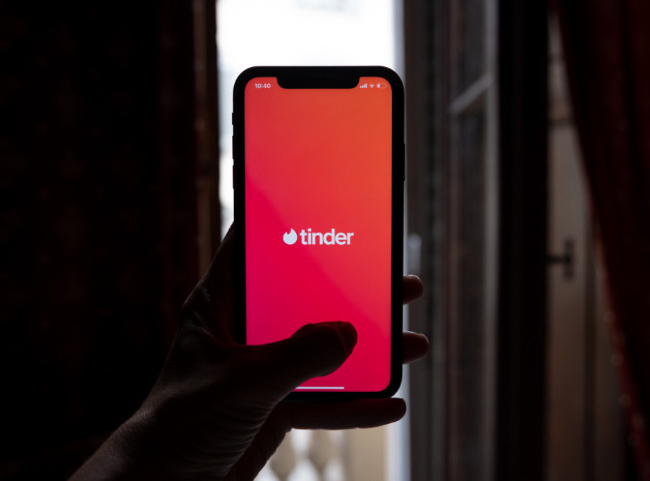 Tinder prestao sa radom u Rusiji