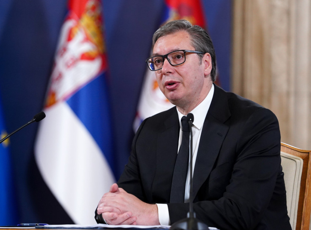 Predsednik Vučić i članovi vlade obratiće se javnosti u 10.30