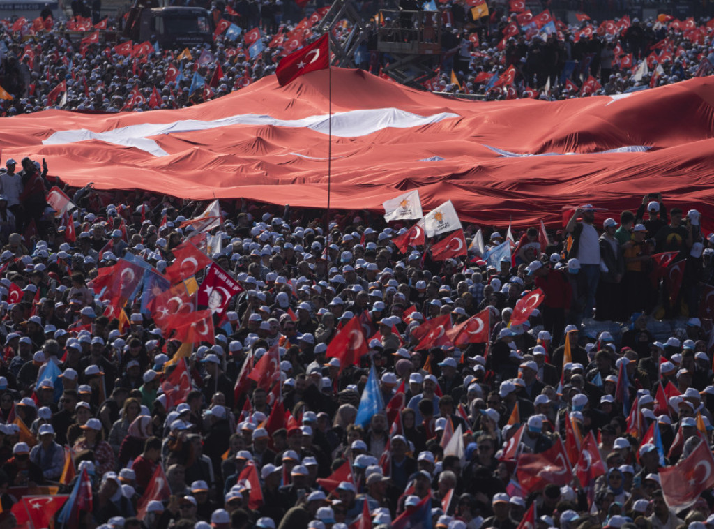 Na Erdoganov miting u Istanbulu došlo 1,7 miliona ljudi