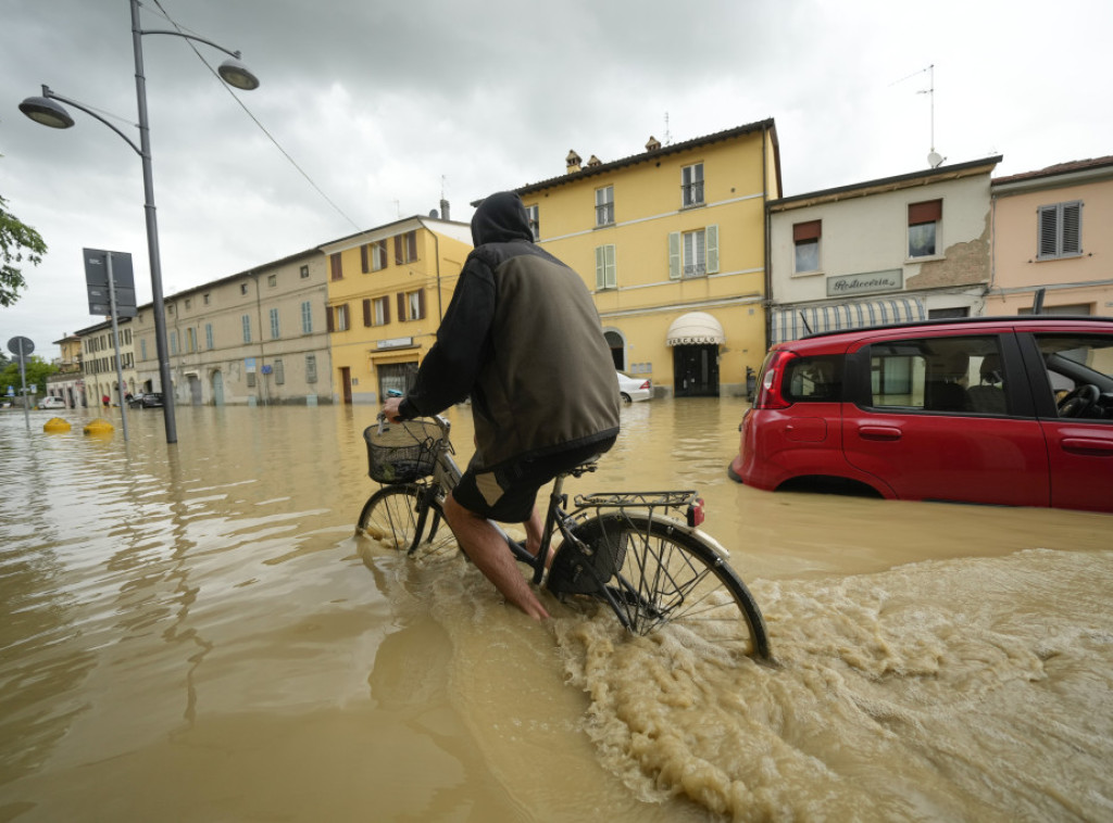 Italija: Centar grada Lugo od noćas je metar pod vodom, spasioci imali skoro 3.000 intervencija