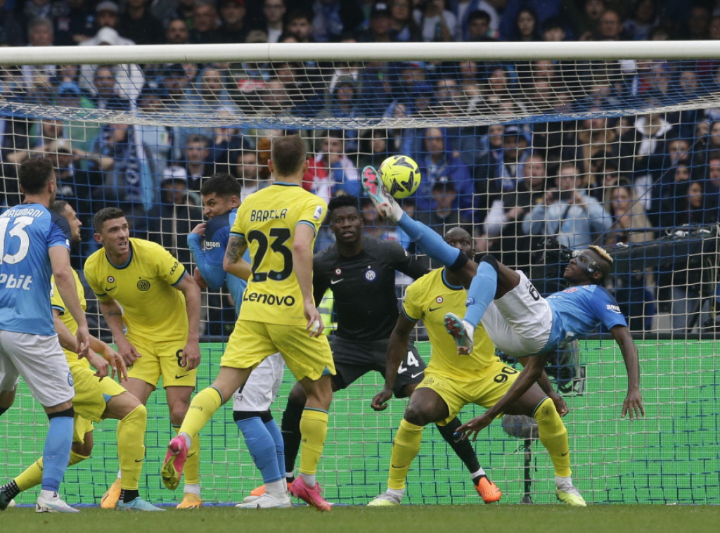 Fudbaleri Napolija pobedili Inter u derbi meču 36. kola Serije A