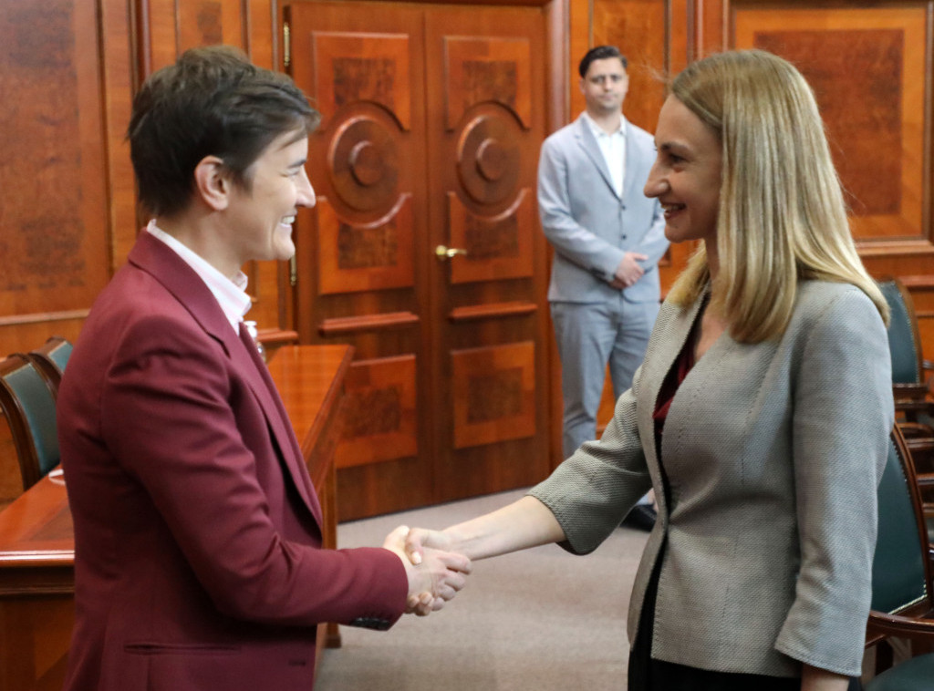 Premijerka Brnabić sa Dejanom Kostadinovom razgovarala o merama sprovedenim posle tragedije u OŠ "Vladislav Ribnikar"