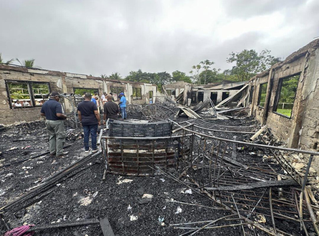 Gvajana: Učenica podmetnula požar u domu jer joj je oduzet mobilni telefon