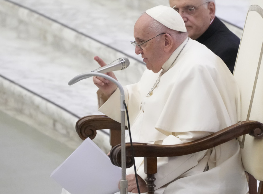 Papa Franja pozvao na odbacivanje fosilnih goriva i prekid rata protiv "stvaranja"