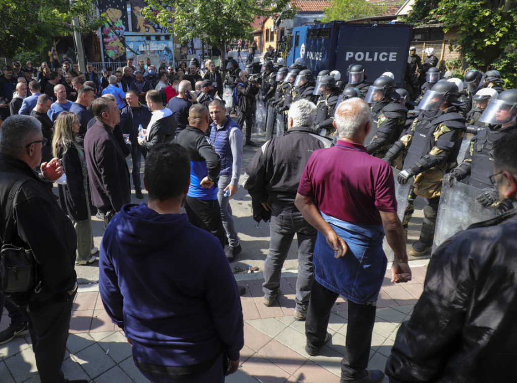 Several Serbs, Tanjug reporter injured in clashes in Zvecan