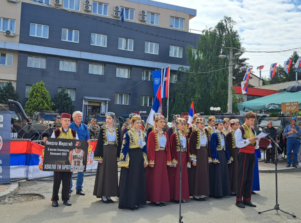 Leposavić: KUD "Kopaonik" nastupa ispred bodljikave žice i specijalaca