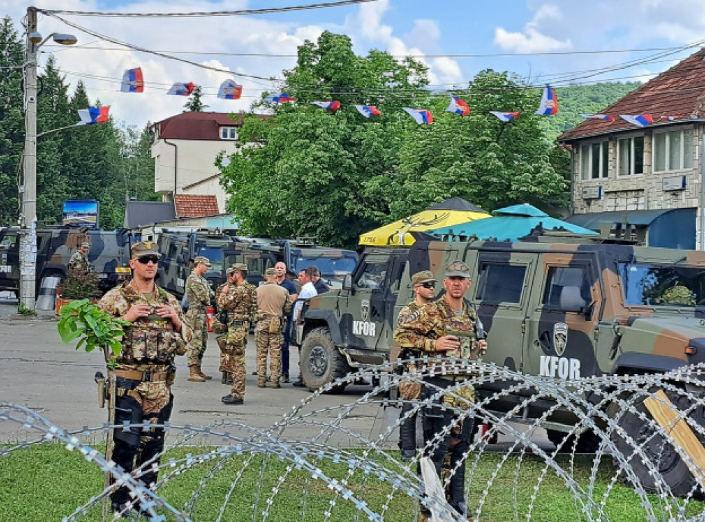 Predstavnici Srpske liste poručili Hetemiju da može slobodno da napusti zgradu opštine