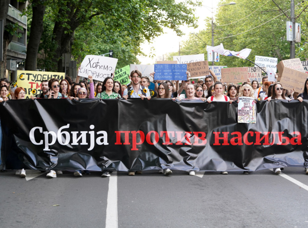 Olenik sa trga Majdan u Kijevu pozvao na proteste u Beogradu