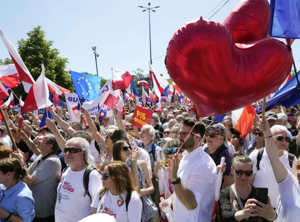 Varšava: Nekoliko stotina hiljada ljudi na antivladinom protestu