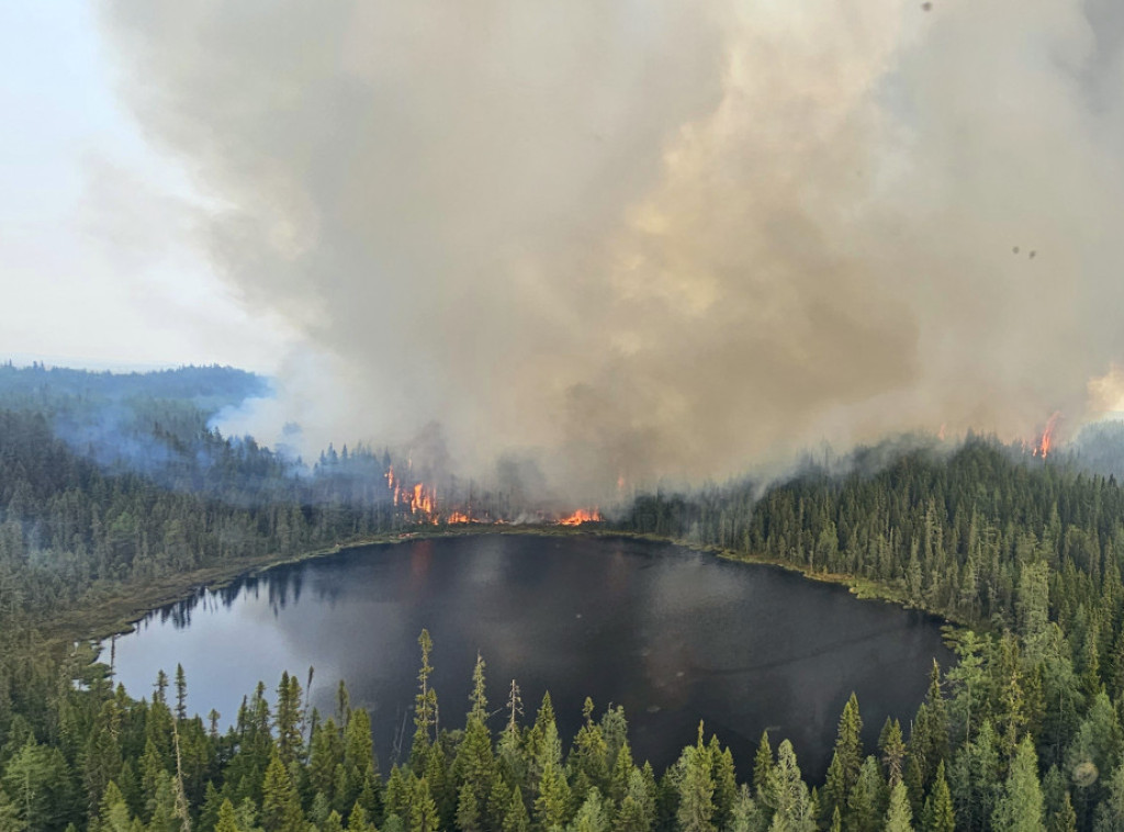 Kanada: Požari se ponovo razbuktali u Edmontonu, aktivno ukupno 449 požara