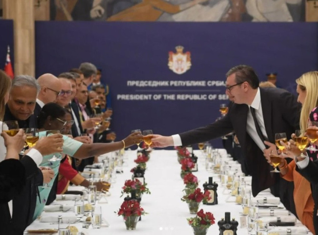 Vucic hosts dinner for Indian president