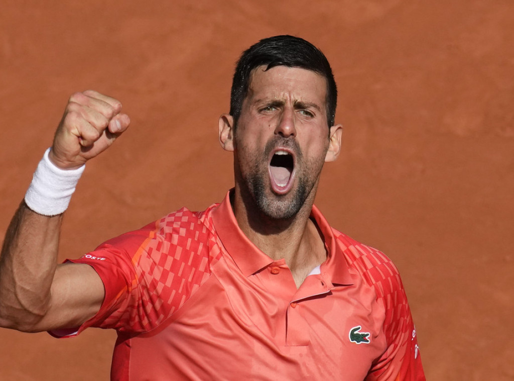 Djokovic defeats injured Alcaraz to advance to Roland Garros final