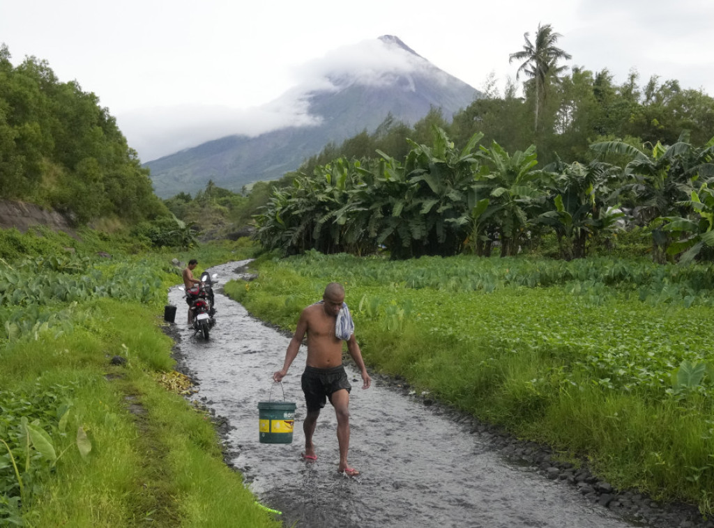 Filipini: Hiljadama evakuisanih zbog vulkana sada preti nova opasnost - monsunske kiše