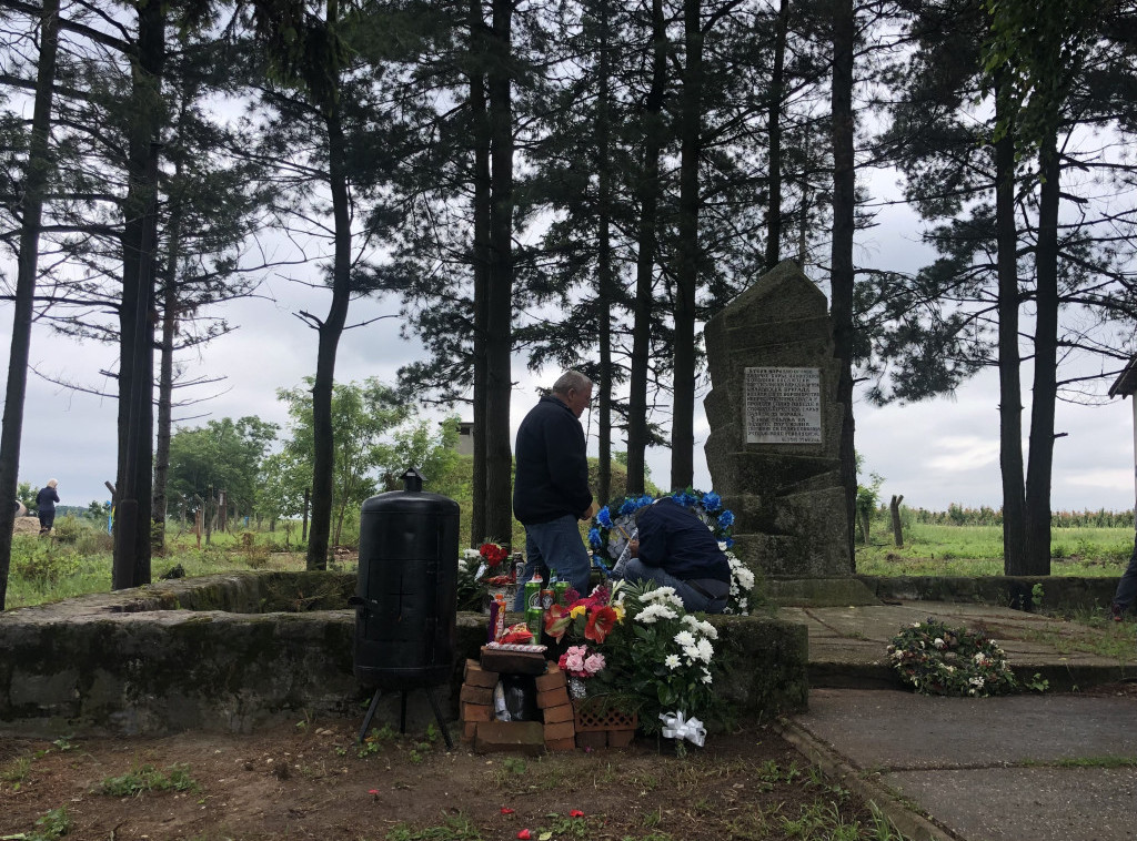 Održani parastosi povodom četrdeset dana od tragedije u Duboni i Malom Orašju