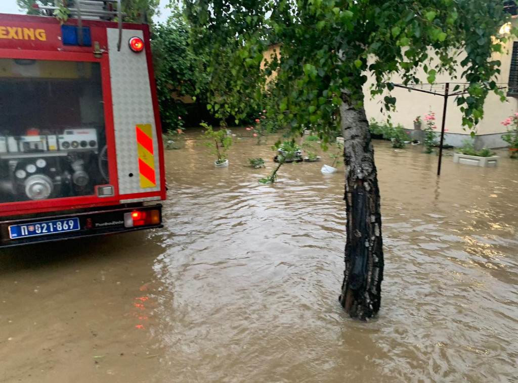 Opada nivo reka u Jagodini, kiše poplavile gradska naselja i pojedina sela