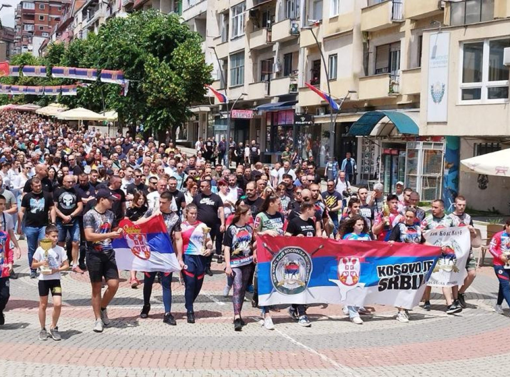 U Kosovskoj Mitrovici održana protestna šetnja u znak podrške Milunu Lunetu Milenkoviću