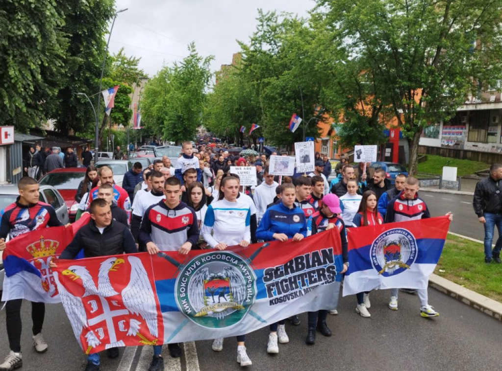 Nekoliko hiljada građana protestovalo u Kosovskoj Mitrovici zbog uhapšenih Srba