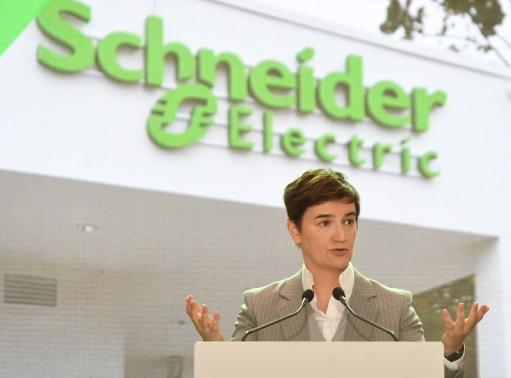 Brnabic: Schneider Electric a key company for digitalisation in Serbia