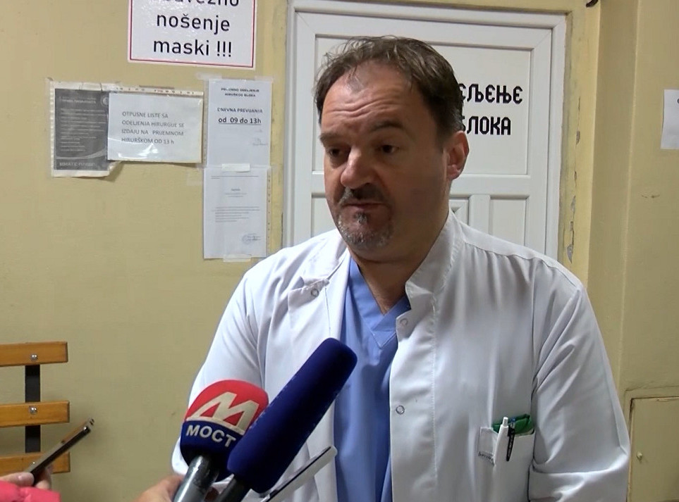 Hirurg Boban Mitrović iz KBC KM: Pretučeni maloletnici stabilno, ali pod teškim psihičkim stresom