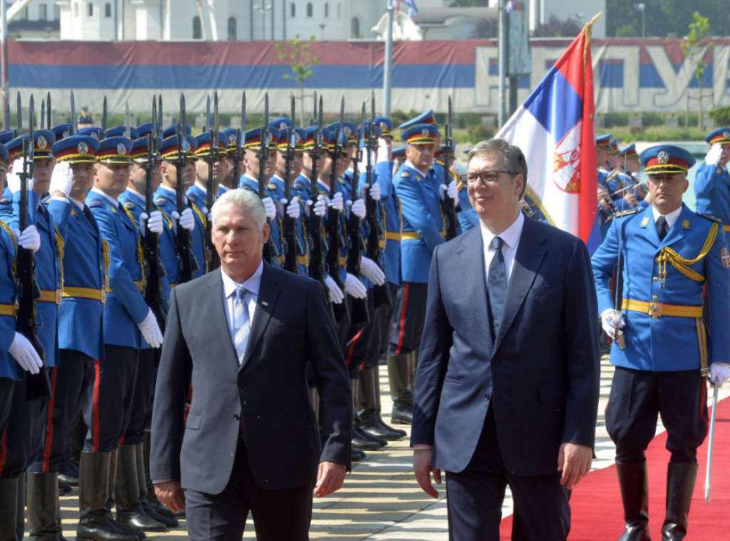 Vučić dočekao predsednika Kube Migela Dijas-Kanela Bermudesa uz sve počasti