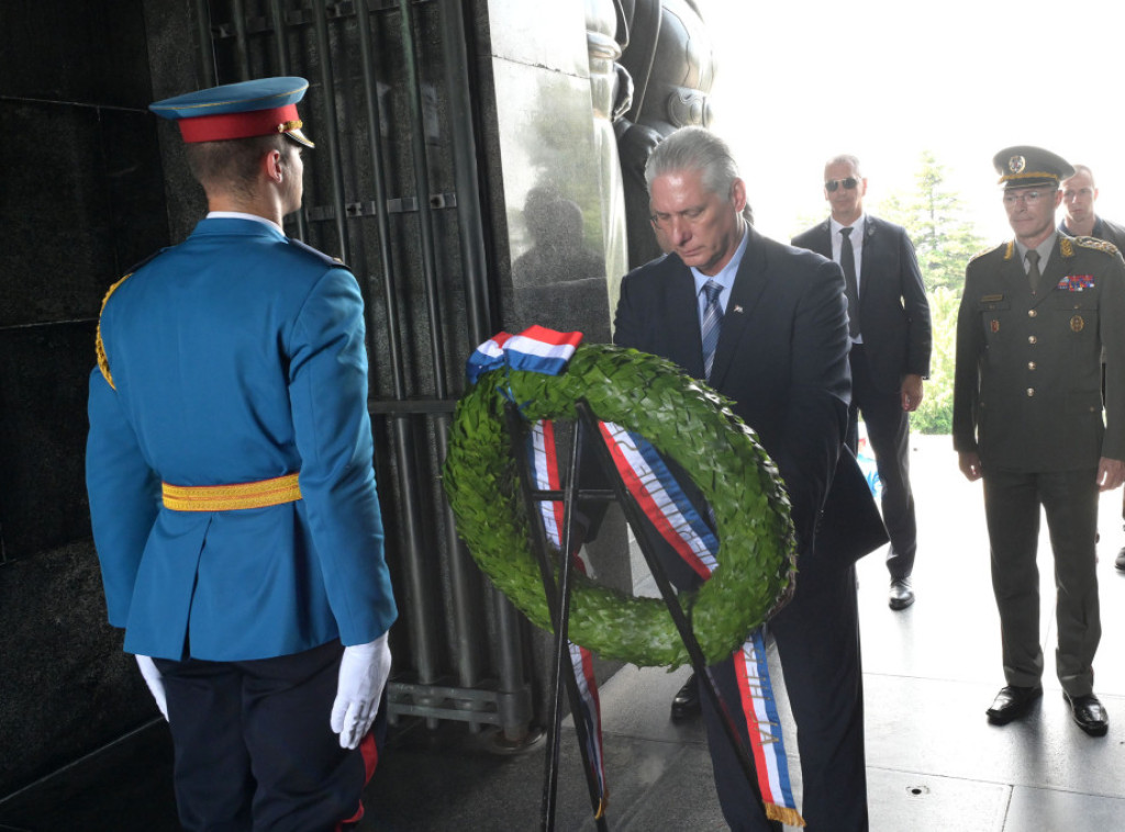 Predsednik Kube položio venac na Spomenik Neznanom junaku na Avali