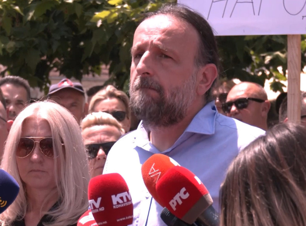 Živojin Rakočević na protestu u Gračanici upitao: Ko je sledeći za hapšenje?