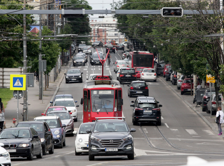 Vreme danas oblačno i svežije, mestimično s kišom, temperatura do 31 stepen