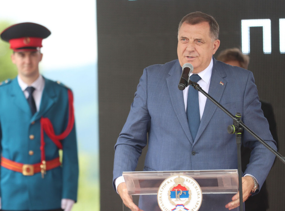 Dodik posthumno odlikovao 60 boraca Vojske Republike Srpske