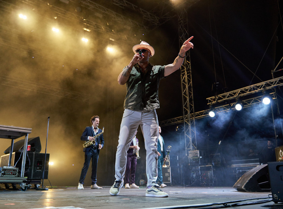 Austrijski muzičar Parov Stelar priredio spektakl na zatvaranju Arsenal Festa