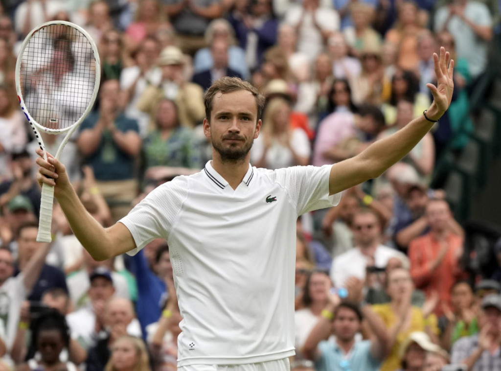 Medvedev posle pet setova izborio polufinale Vimbldona