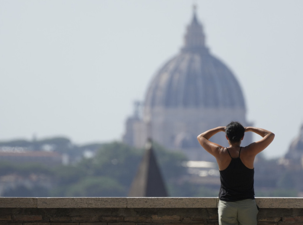 Crveni-meteo alarm dat za 15 gradova u Italiji, prete temperature preko 40 stepeni