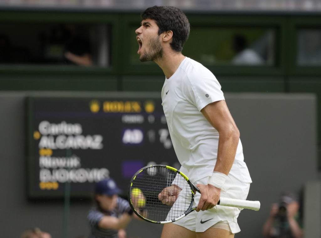 Alcaraz beats Djokovic in Wimbledon final