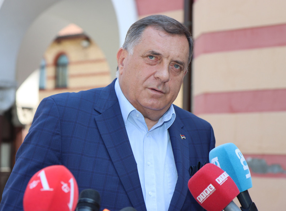 Dodik poručio opoziciji: Stanimo iza koncepta jake Republike Srpske, Šmit nije važan