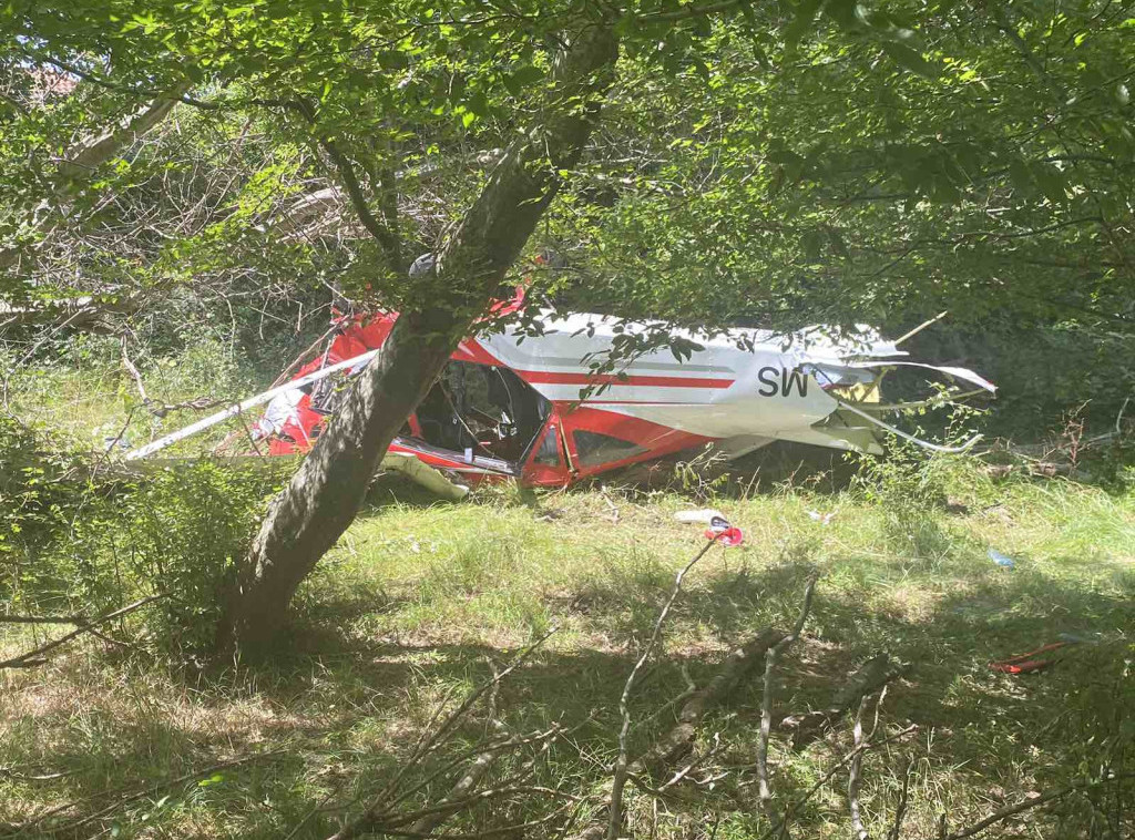 U ulcinjskom naselju Štoj pao turistički avion, dve osobe povređene