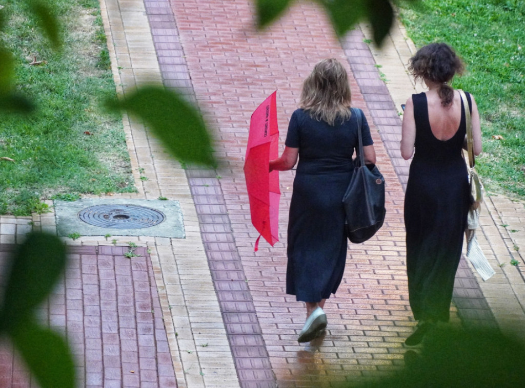 Danas promenljivo vreme, biće i oblaka i sunca, uz malo nižu temperaturu, ponegde pljuskovi