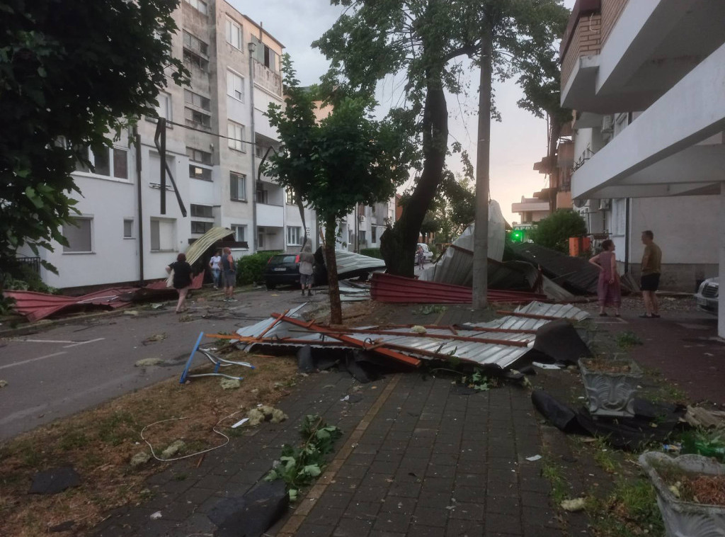 Nevreme sinoć pogodilo Republiku Srpsku, žena poginula u Brčkom, jutros oluja u Sarajevu