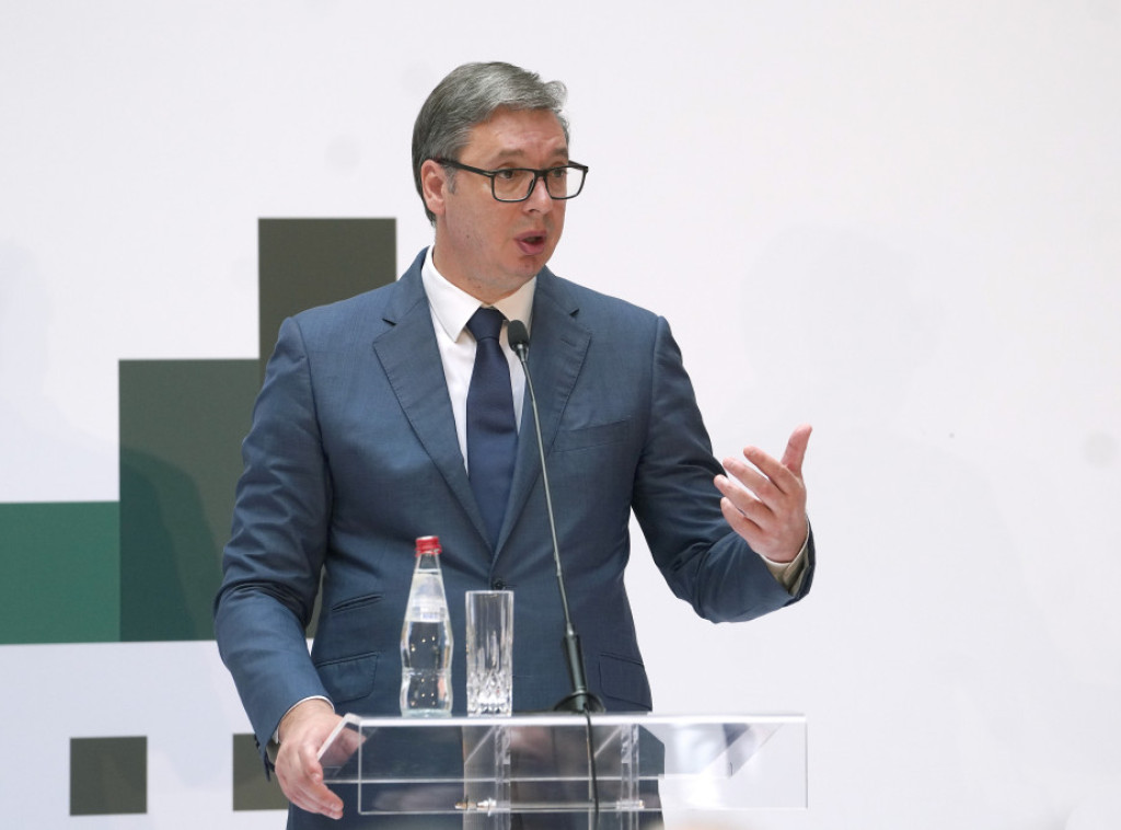 Vucic: Municipalities getting huge funds, must prepare projects well