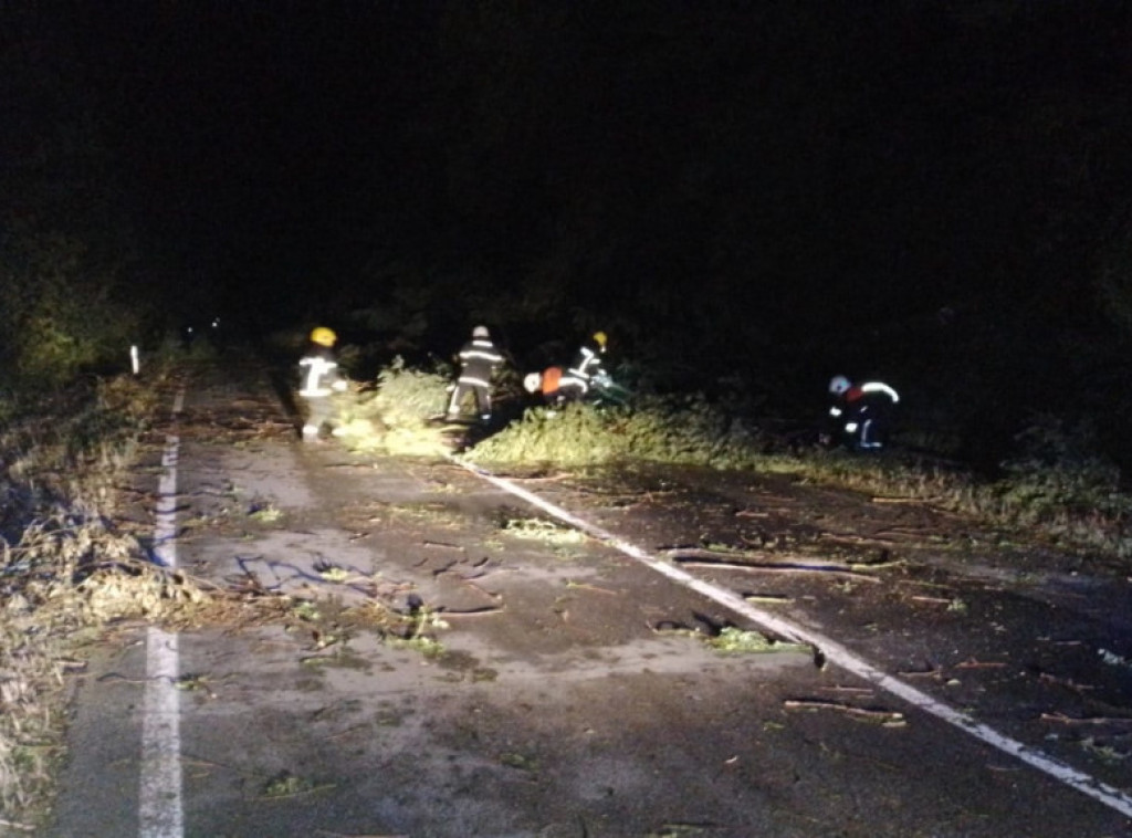 Muškarac stradao od strujnog udara tokom nevremena u Bačkoj Palanci