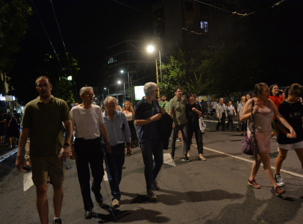 Dvanaesti protest dela opozicije završen ispred zgrade RTS-a