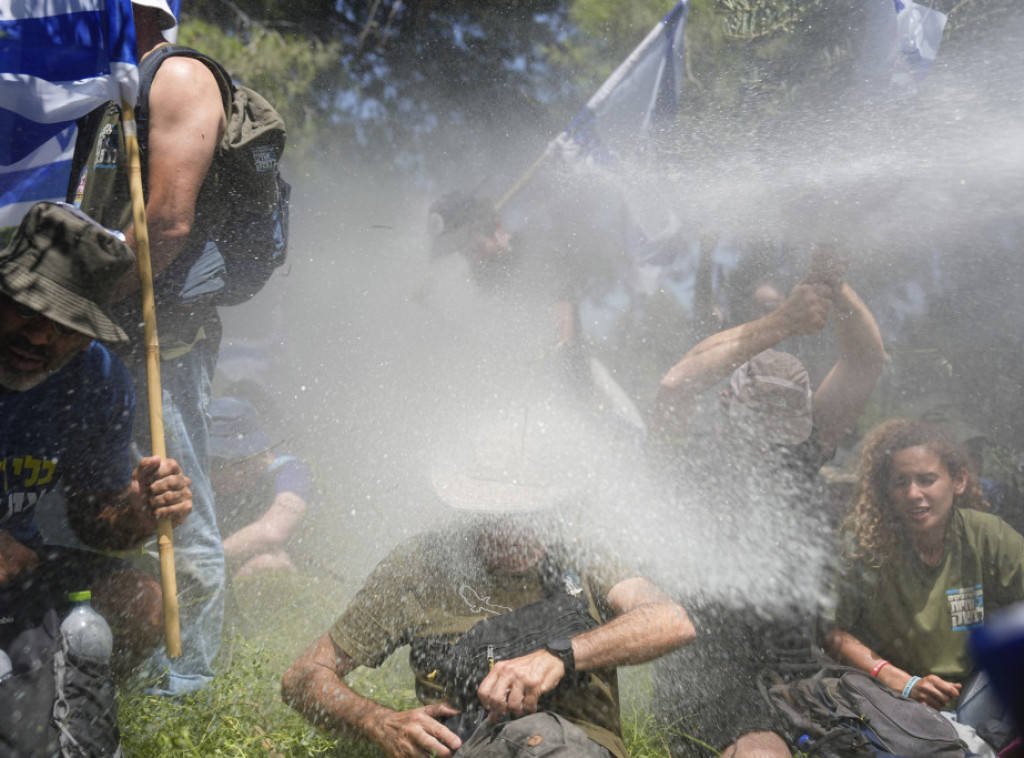 Policija u Jerusalimu uhapsila šest demonstranata, korišćeni vodeni topovi