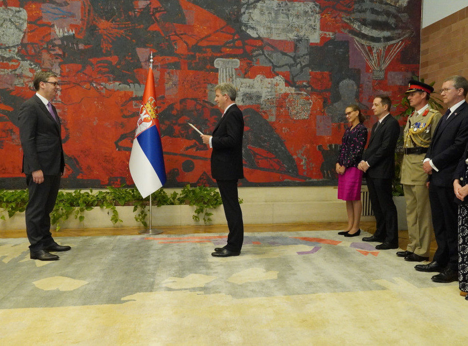 Vucic receives credentials of seven new ambassadors