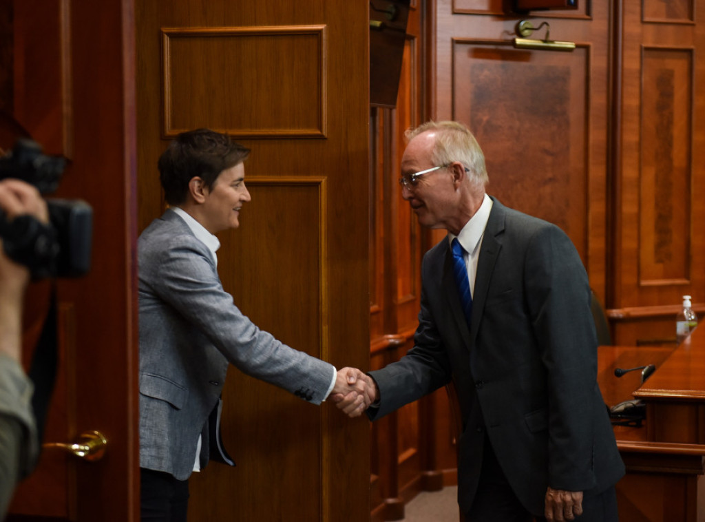 Ana Brnabić razgovarala sa šefom Misije OEBS Janom Bratuom o donošenju medijske strategije