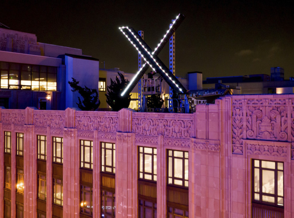 Pritužbe građana na svetleći znak X kompanije Ilona Maska u San Francisku