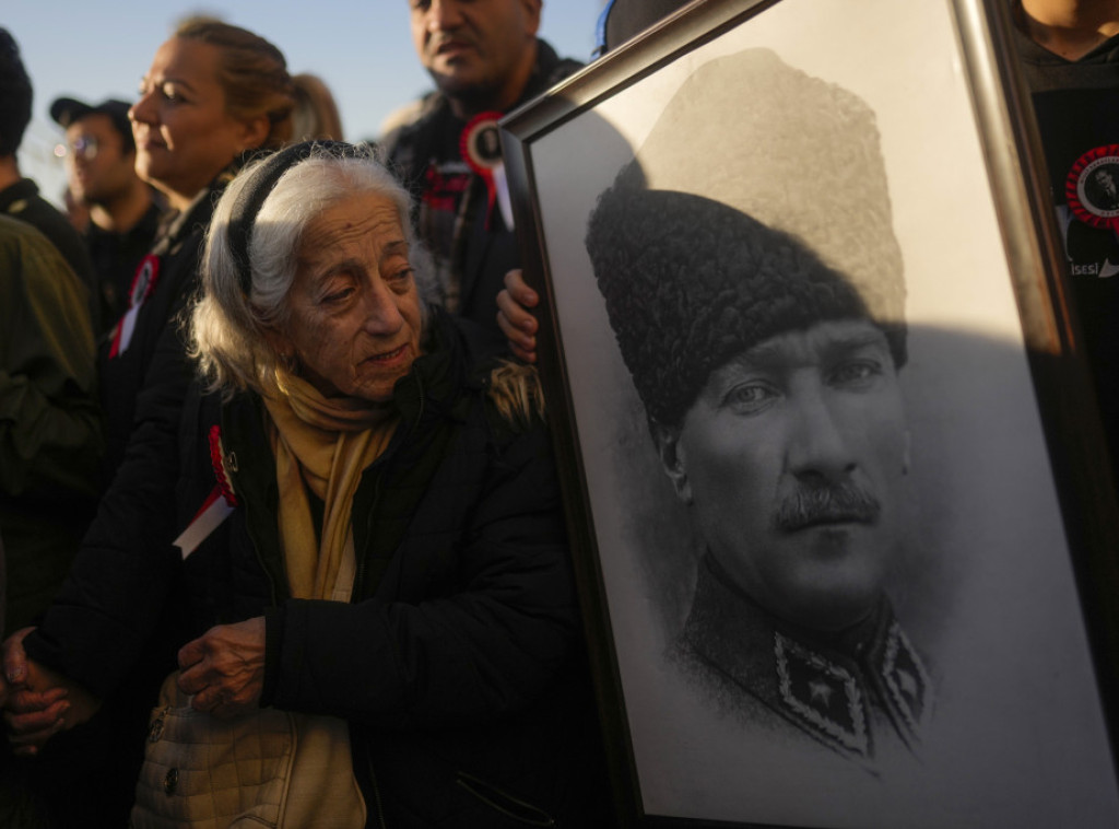 Turska vladajuća partija uputila kritiku Dizniju što ne emituje seriju "Ataturk"