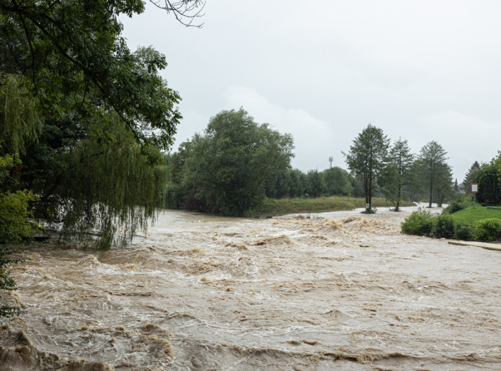 Predsednica Slovenije posetila poplavama pogođena područja u Savinjskoj dolini