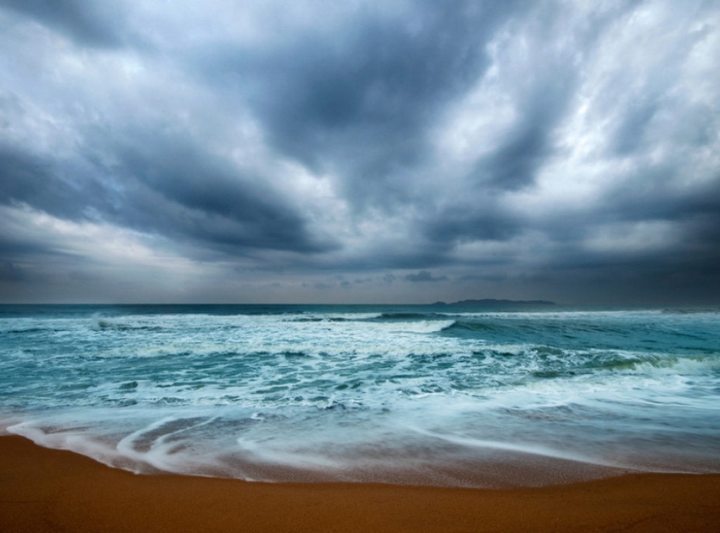 Na plaži Utjeha kod Bara utopio se Beograđanin