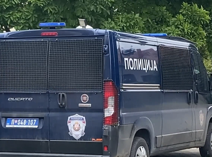 Uhapšen muškarac iz Bora, policija ga zatekla kako krade naftu iz kamiona preduzeća